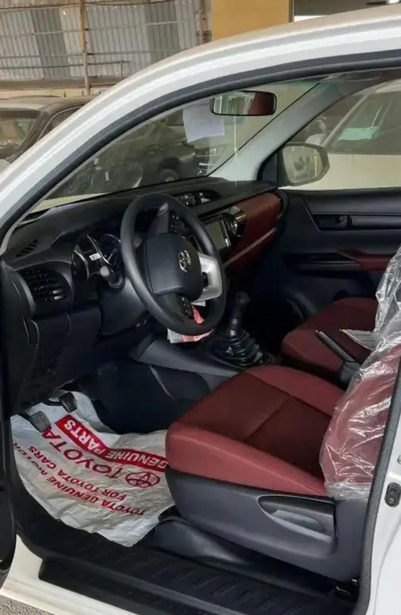 تويوتا هيلوكس New 2025 Toyota Hilux 2.4L DIESEL 2WD GLX MANUAL Zero KM