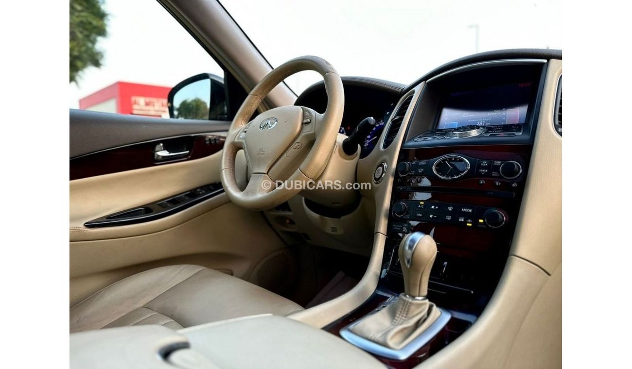 Infiniti QX50 Excellence clean car, fully loaded.