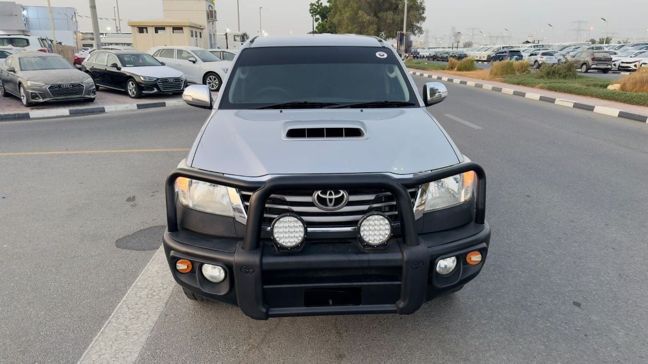 Toyota Hilux DOUBLE CABIN | 3.0L DIESEL | BULL BAR + ROLL BAR | RHD | AUTOMATIC  TRANSMISSION | 2015