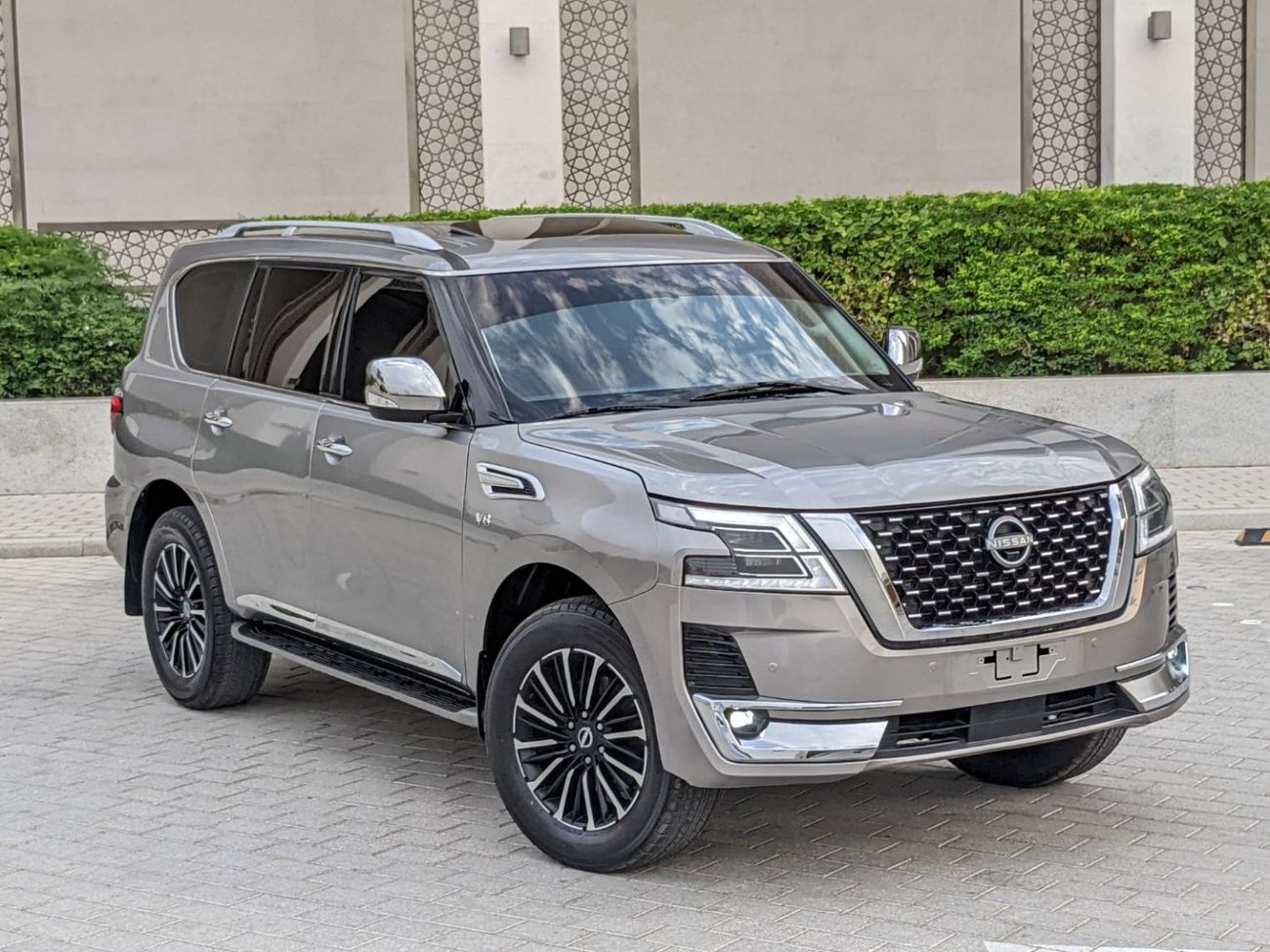 Nissan Patrol LEFT HAND FACLIFTED 2024 FULL OPTION
