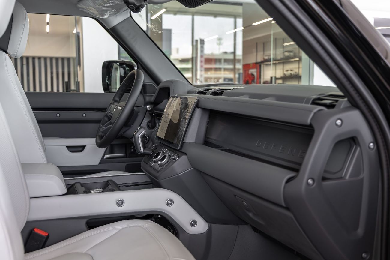 Land Rover Defender Land Rover Defender X-Dynamic HSE P400 | GCC | 2026 (Export)
