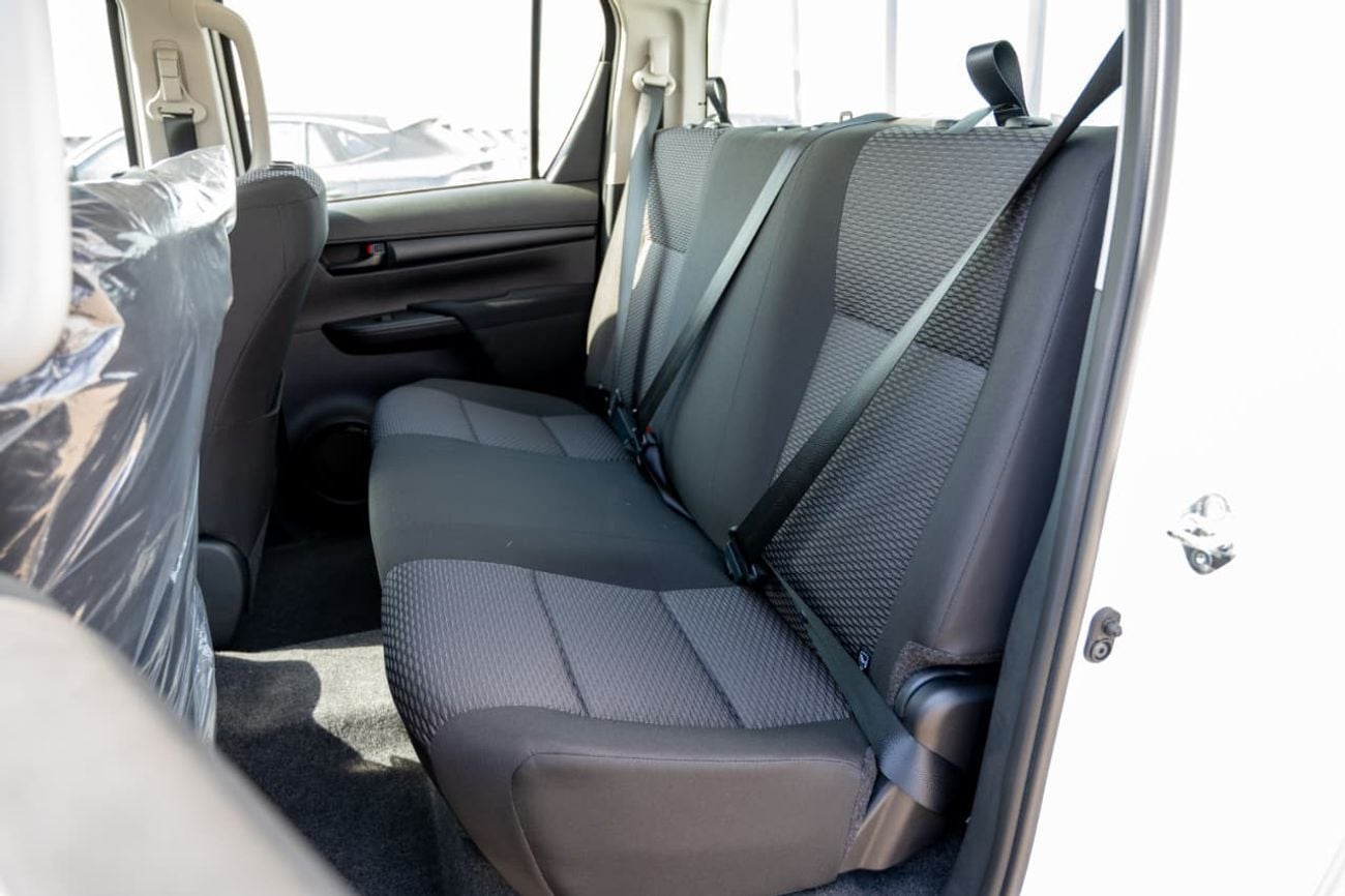 تويوتا هيلوكس SGLX 2.4GD | Manual | Diesel | Pickup Truck | Four Wheel Drive | 5 Seats | 4 Door