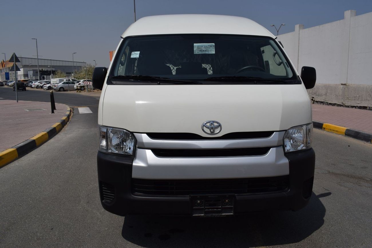 Toyota Hiace Toyota Hiace Highroof Van 2.7L , model:2023. Only done 6000 km