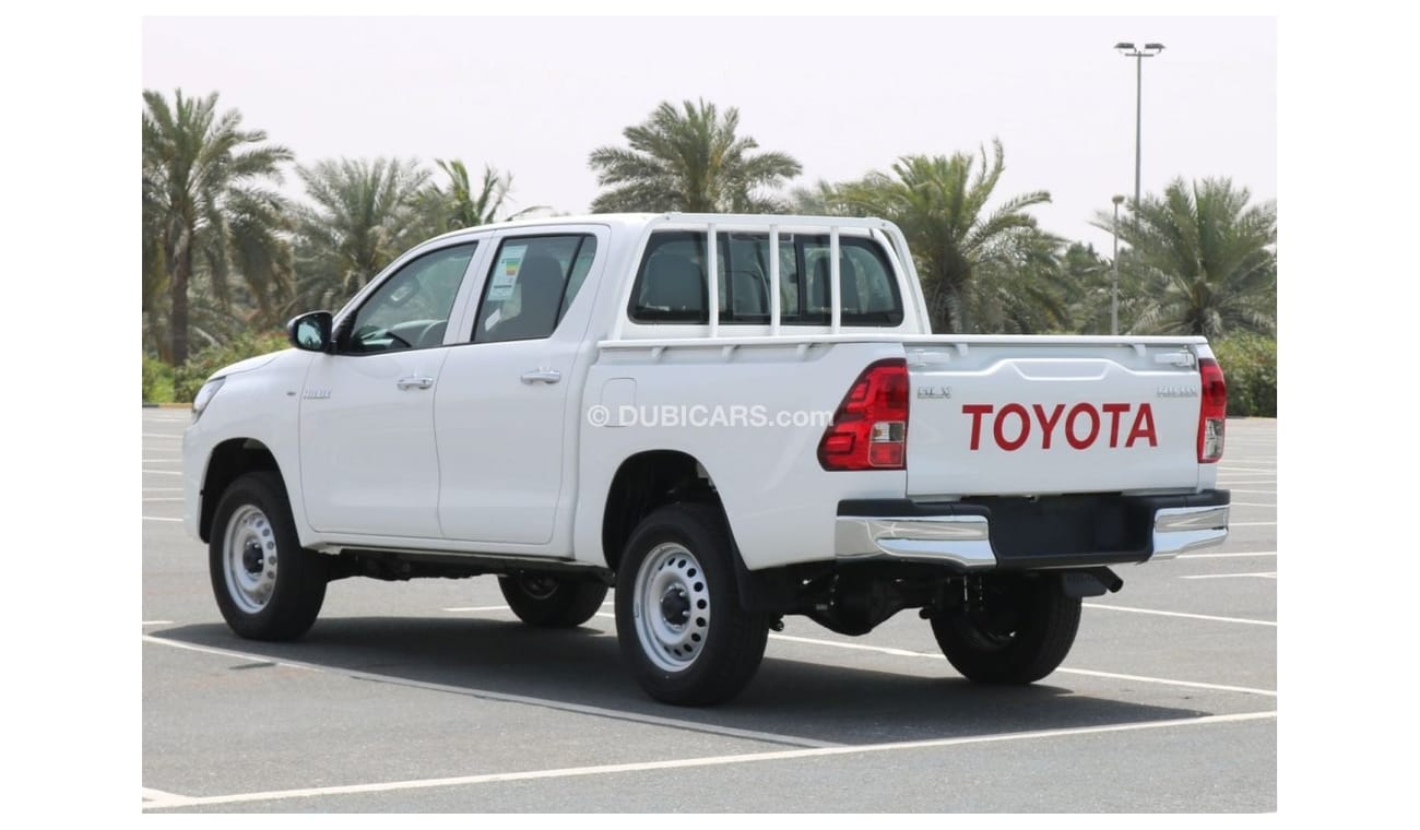 Toyota Hilux 2022 | 2.4L M/T 4WD WITH FABRIC SEATS BLACK INTERIOR EXPORT ONLY