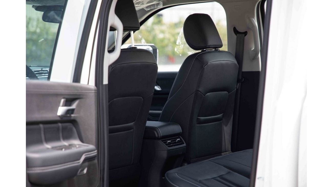 جاي ام سي جراند أفينيو 2024 JMC Grand Avenue 2.3 DV 4X4 - أبيض لؤلؤي من الداخل أسود