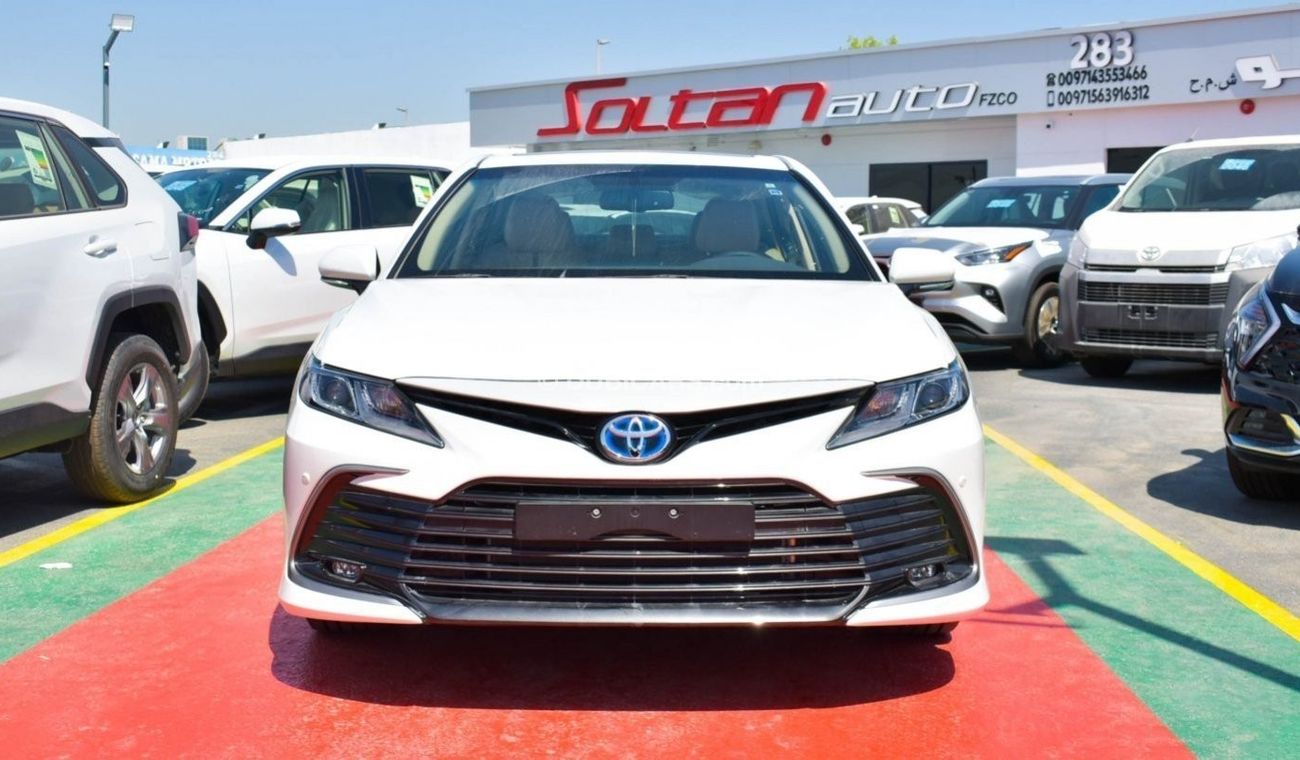Toyota Camry GLE (( Hybrid )) 2.5L Petrol White color 4cyl , A/T, 4X2 FWD