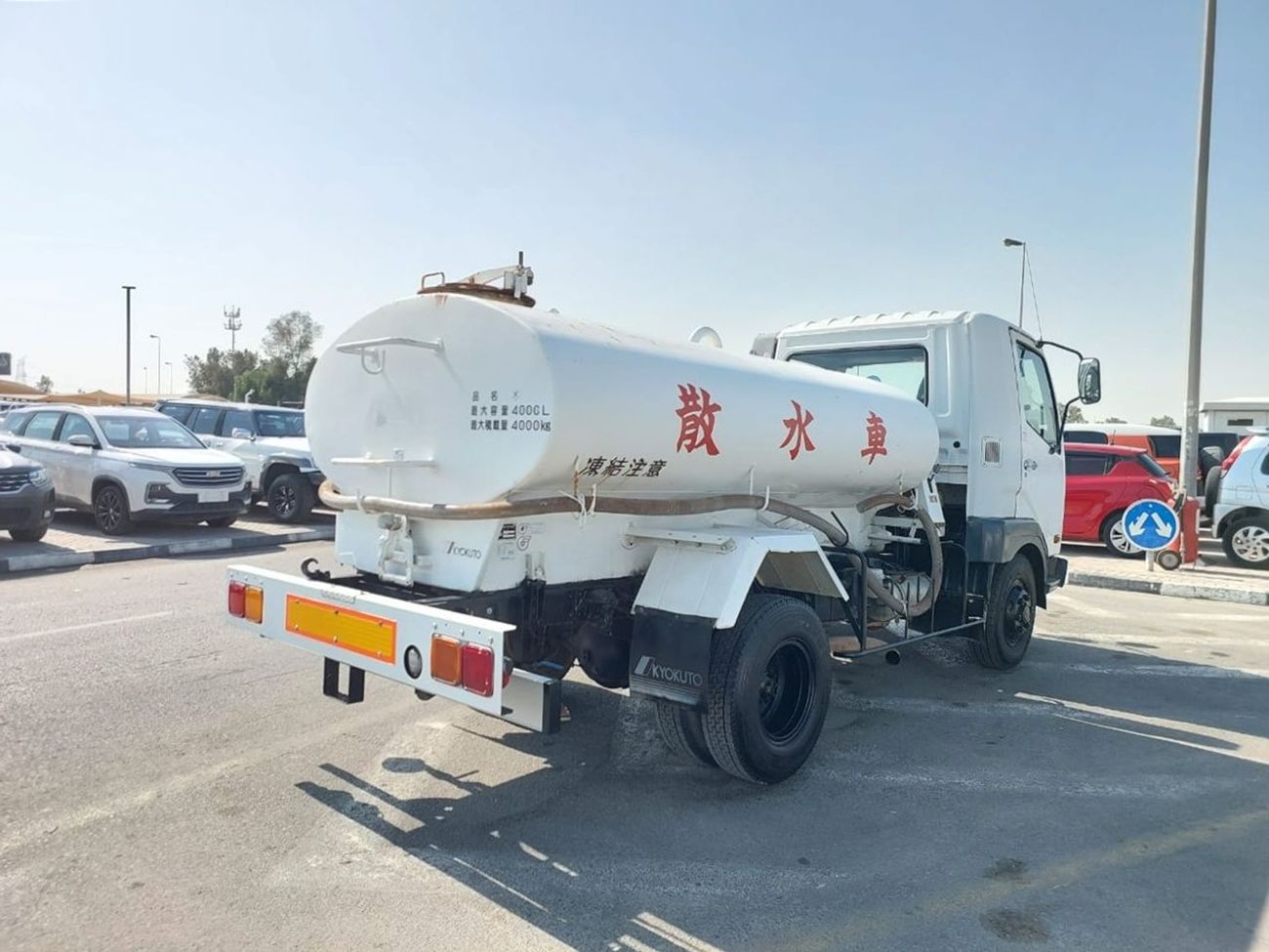 ميتسوبيشي فايتر MITSUBISHI FIGHTER WATER TANKER TRUCK RHD 2001 MODEL 8.2 L DIESEL MANUAL(PM50931)