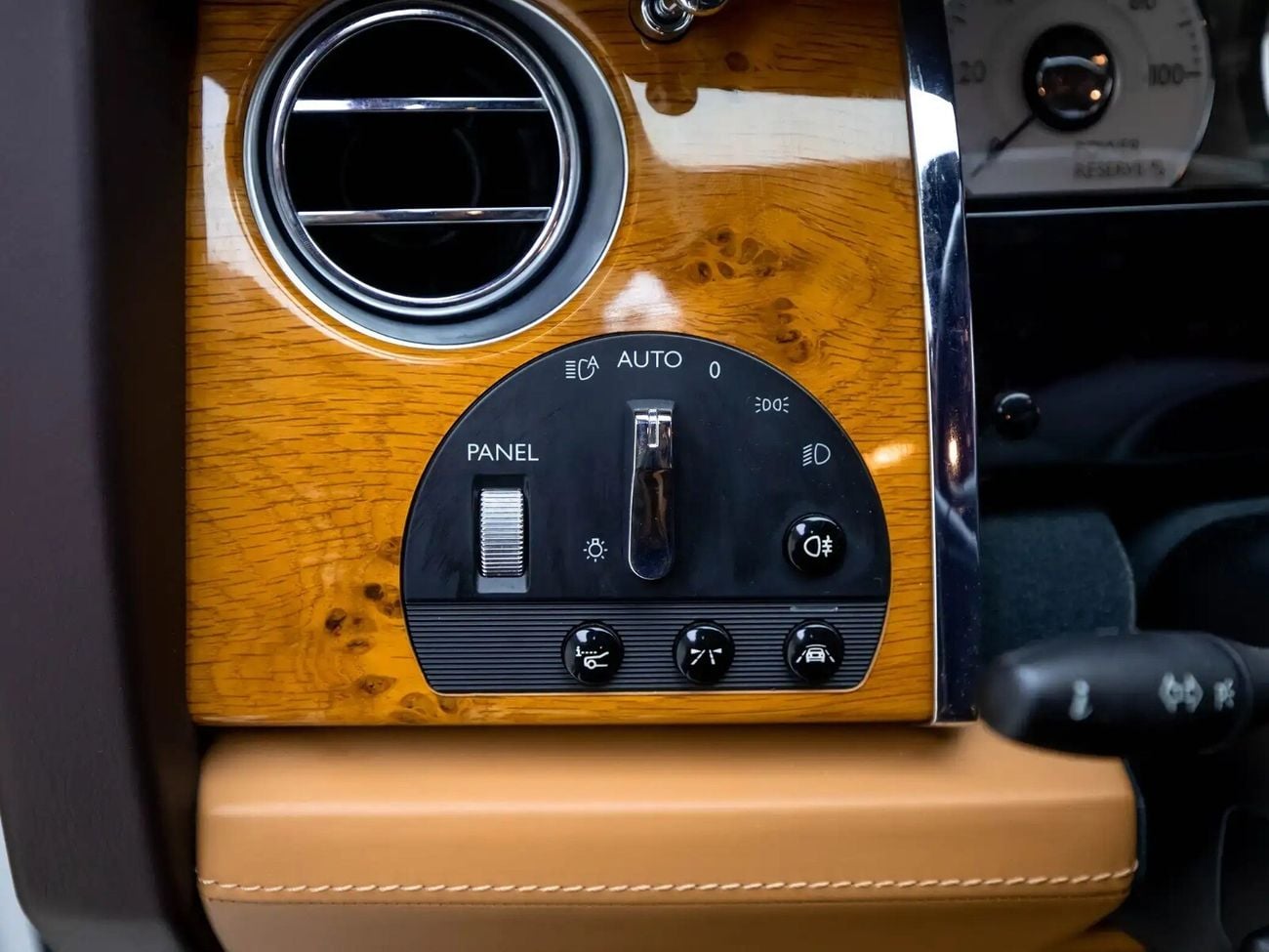 Rolls Royce Ghost Silver Badge