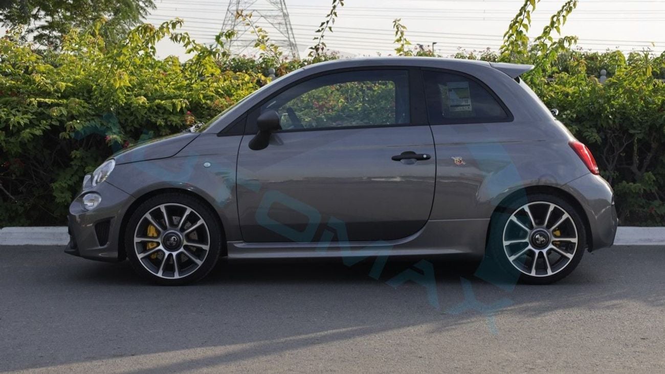 أبارث 695 Abarth 695 Turismo 1.4T 2024 GCC 19000Km With 3 Years Or 120,000 Km Warranty @Official Dealer