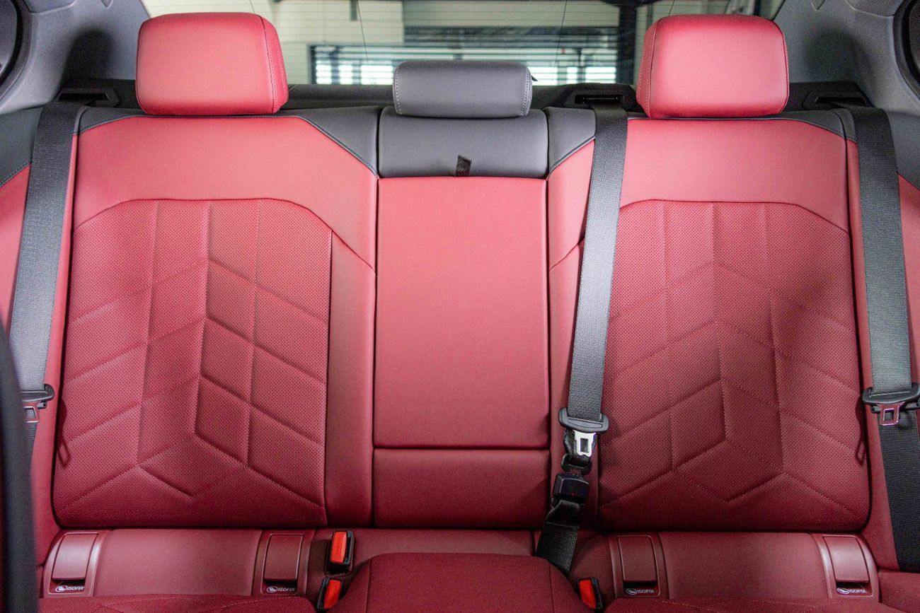 BMW 520i GCC-1 Owner-AGMC Warranty Service Package Until 2030-Burgendy Red Premium Interior