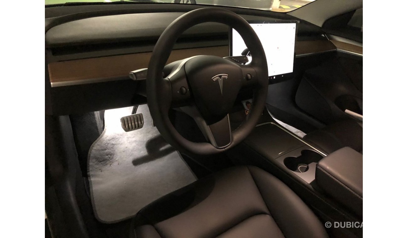 تسلا موديل 3 Performance