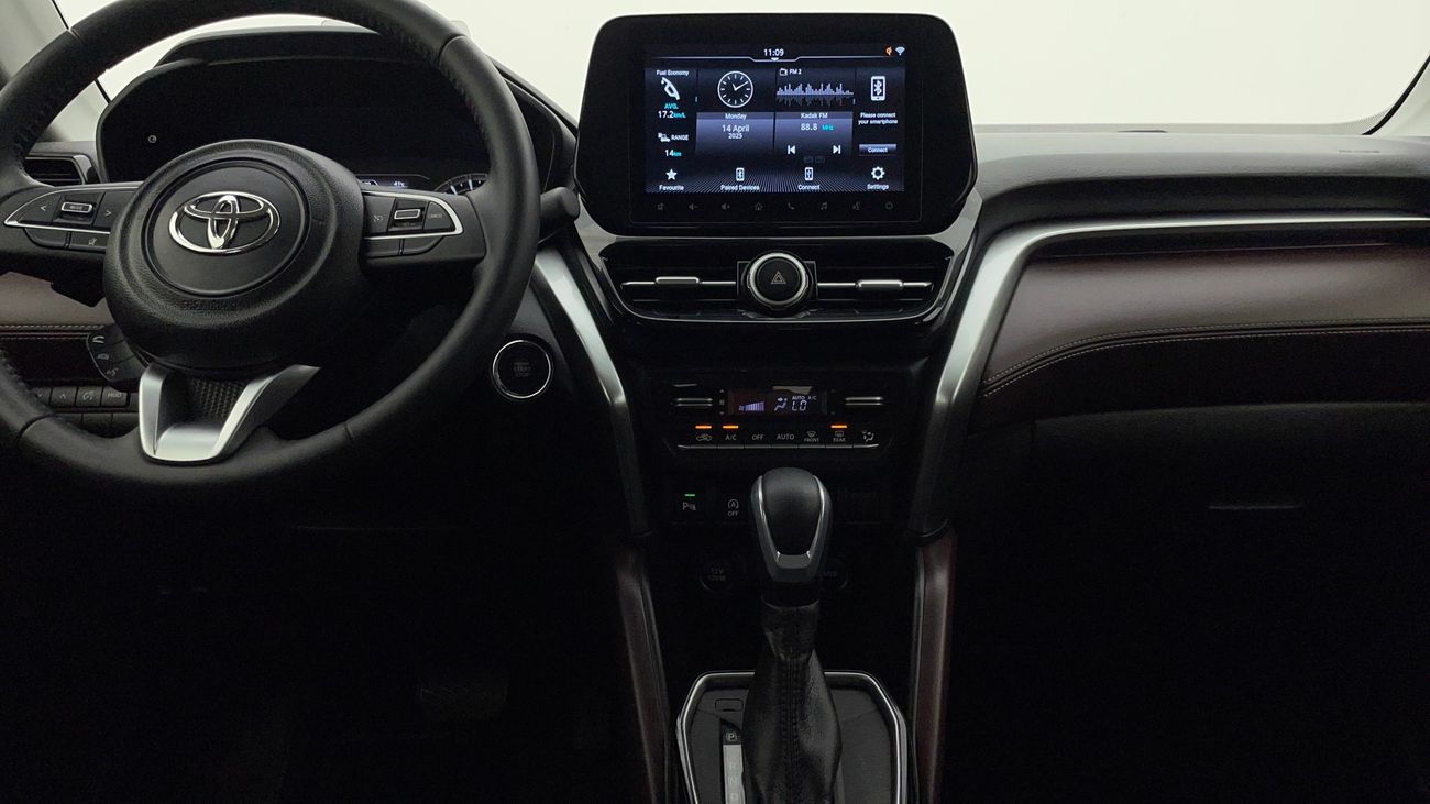 تويوتا أوربان كروزر GLX 1.5 | بدون دفعة مقدمة | اختبار القيادة في المنزل