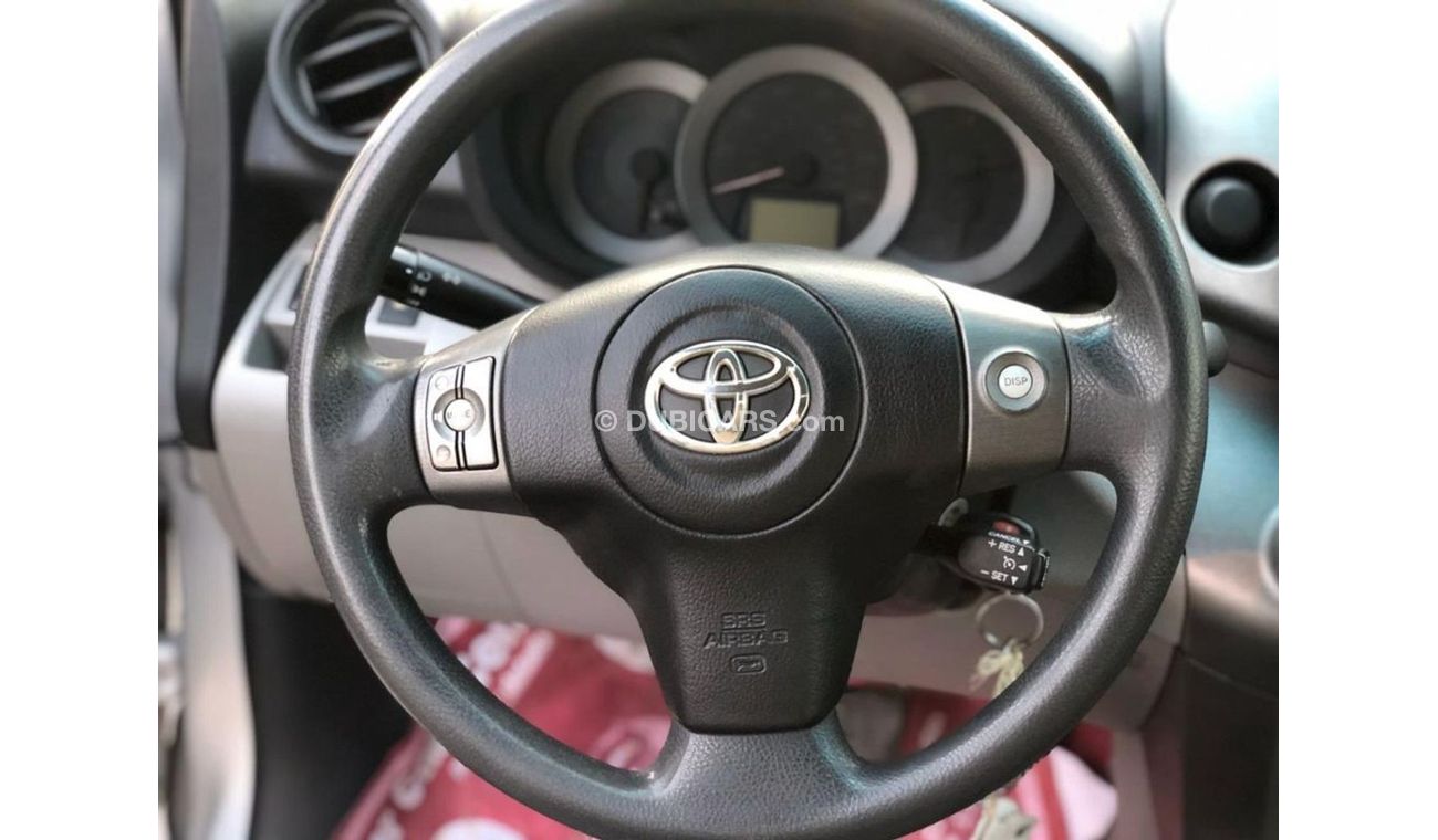 تويوتا راف ٤ 2500CC, 7 SEATS, GENUINE CONDITION, NO ACCIDENT, LOT-624