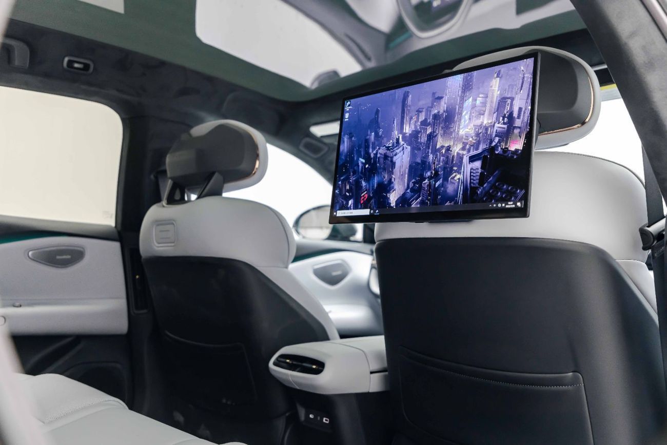 لينك أند كو Z10 Max 21" Alloy Wheels - Black Inside White