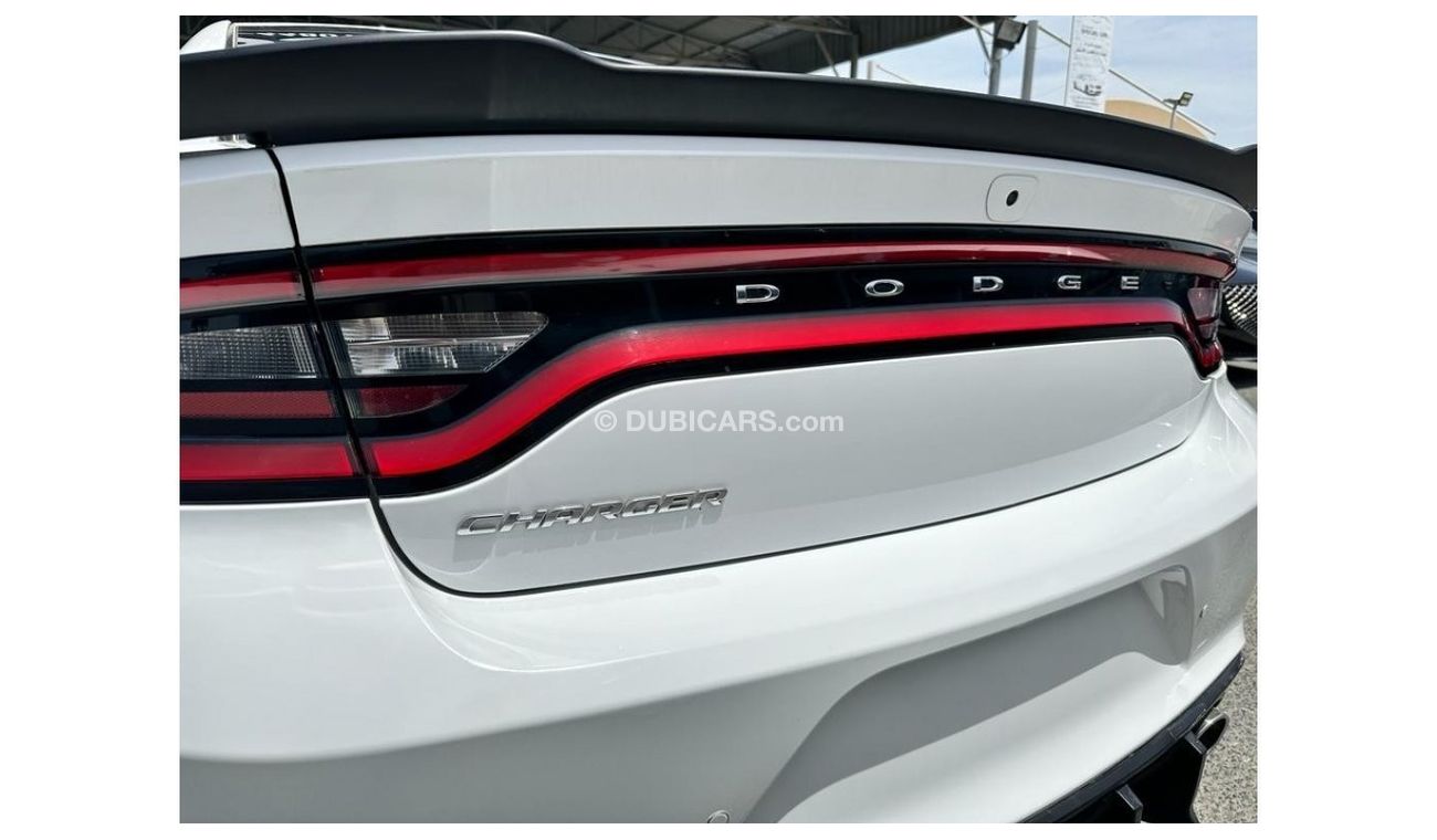 Dodge Charger 3.6L SXT (Base)