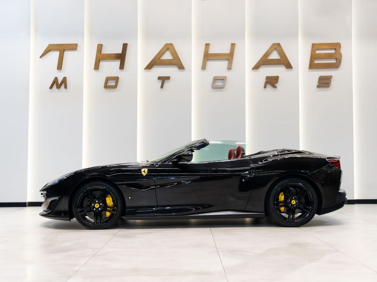 فيراري بورتوفينو 2020 | FERRARI PORTOFINO | GCC | 7 YRS SERVICE CONTRACT FREE | PERFECT CONDITION | LOW MILEAGE