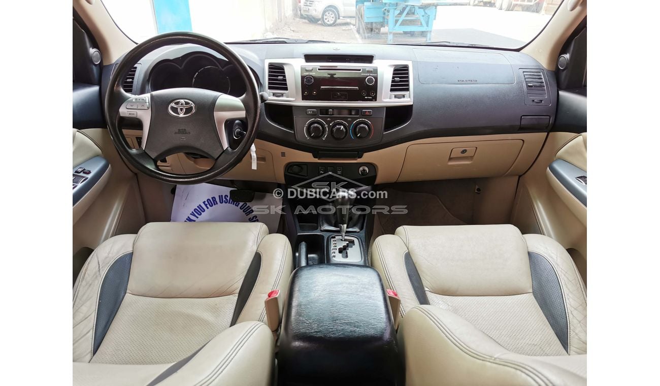 Toyota Fortuner 2.7L, 17" Rims, DRL LED Headlights, Rear Camera, Leather Seats, Rear LCD's, SRS Airbags (LOT # 186)