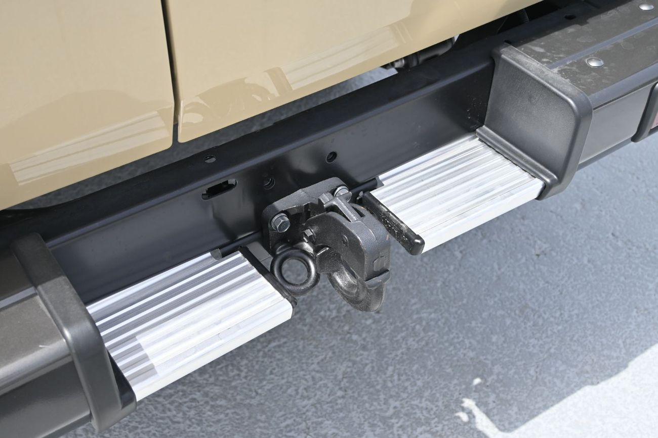 Toyota Land Cruiser 70 SWB 4.0L 4WD Toyota Land Cruiser 70 Series HardTop Manual 4.0L V6, Petrol, 4WD