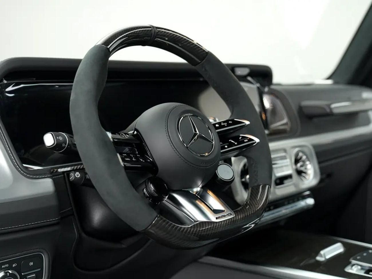 مرسيدس بنز G 63 AMG ستاندارد G63 AMG | A22 | CHINA BLUE EXTERIOR | FULL OPTION