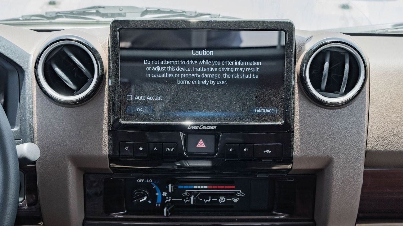 تويوتا لاند كروزر بيك آب 2025 Toyota Land Cruiser LC 79 4.0L AT Petrol (Gray)