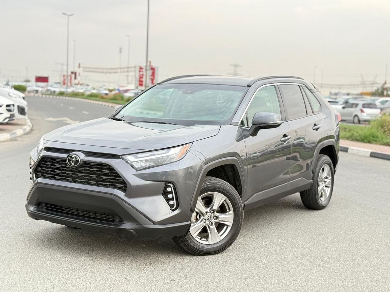 Toyota RAV4 XLE 2.5L push start 2024
