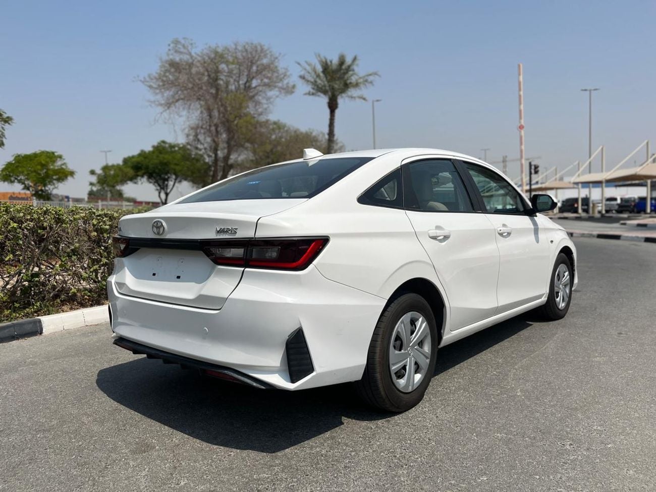 Toyota Yaris E Toyota Yaris 1,6L 2023 Gcc Mid option