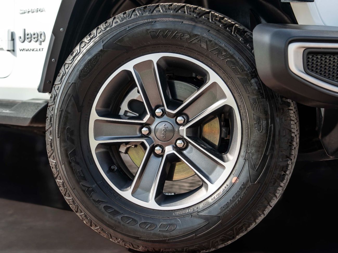 Jeep Wrangler Sahara 3.6L A/T (5 Seater)