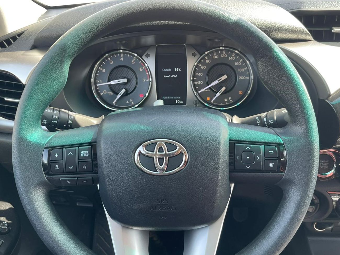 Toyota Hilux GLX 2.7L Double Cab Utility 4WD M/T Toyota Hilux PETROL GLX 2.7L Double Cab 4WD M/T 2025