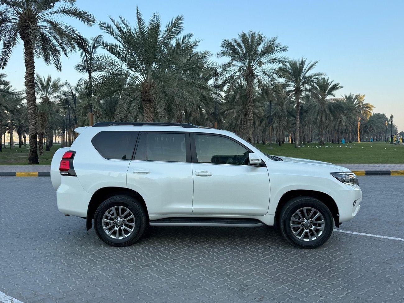 تويوتا برادو VX FULL OPTION AUSTRALIA SPEC