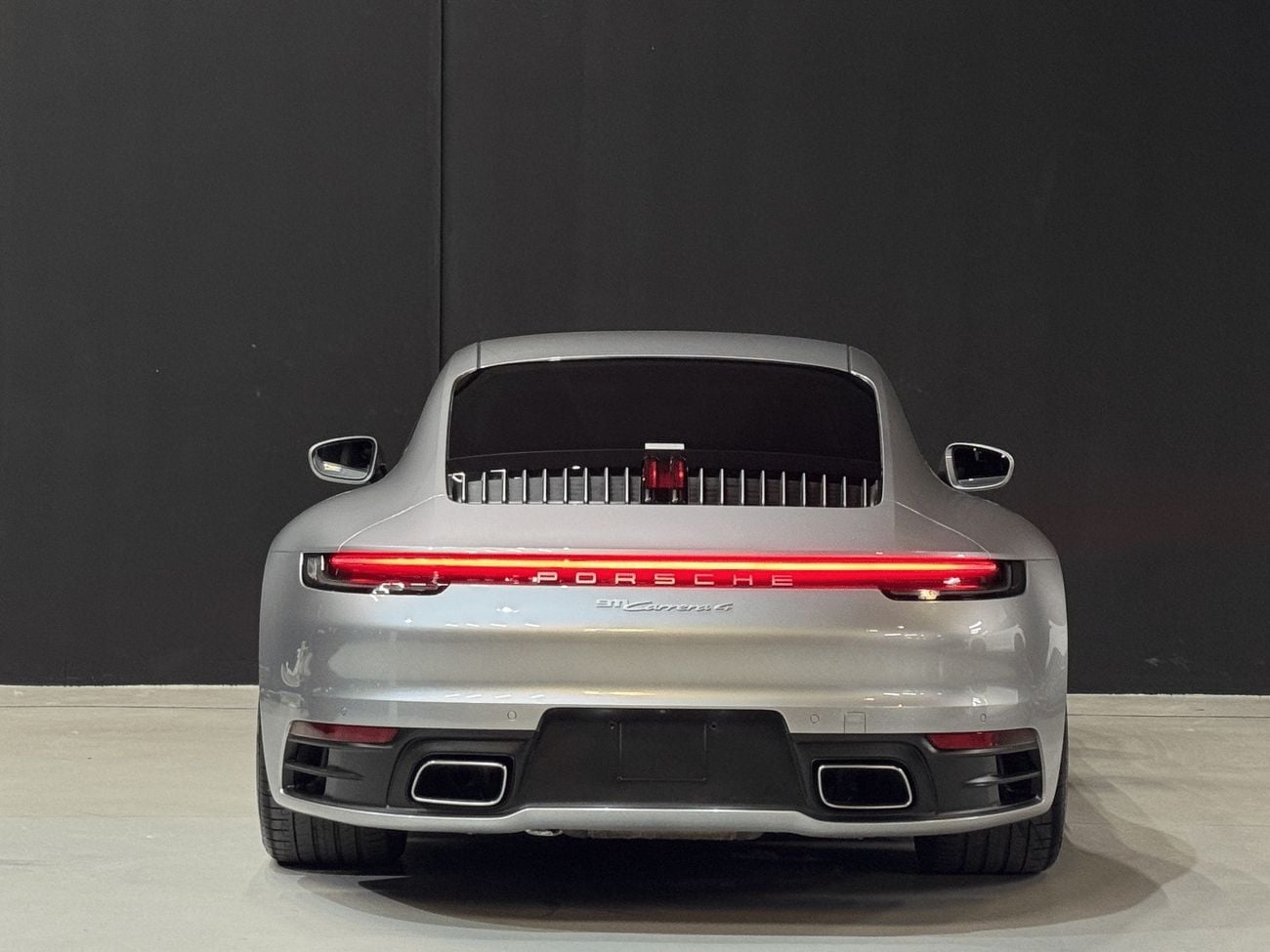 بورش 911 carrera 4