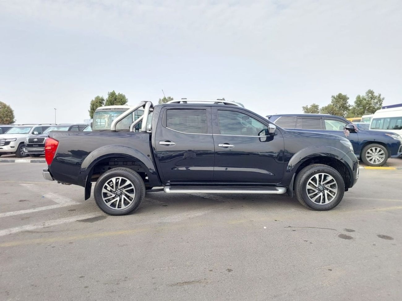 Nissan Navara NISSAN NAVARA PICK UP RHD 2020 MODEL 2.3 L DIESEL AUTOMATIC(PM71719)