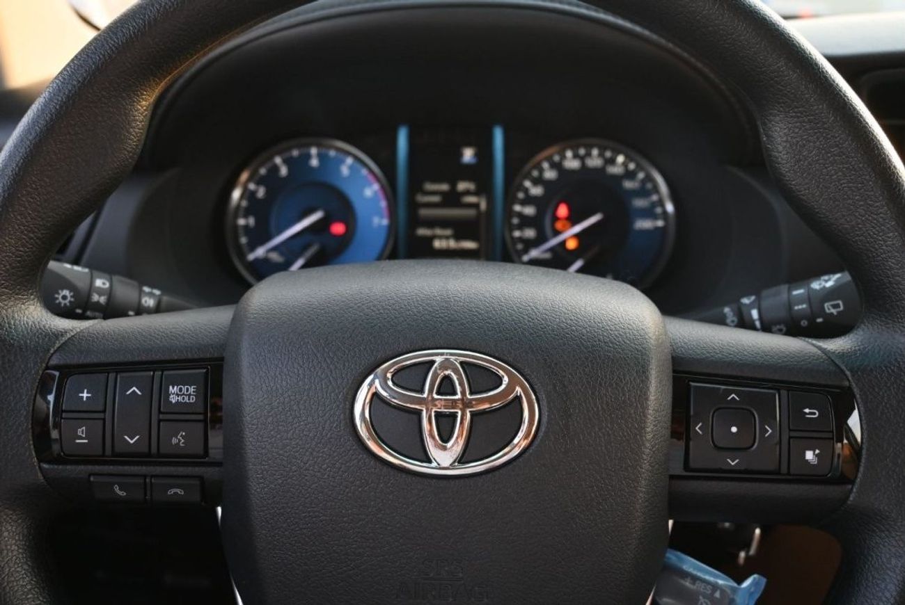 Toyota Fortuner Toyota Fortuner GX 2.7L Petrol, SUV, 2WD Color White Model 2023