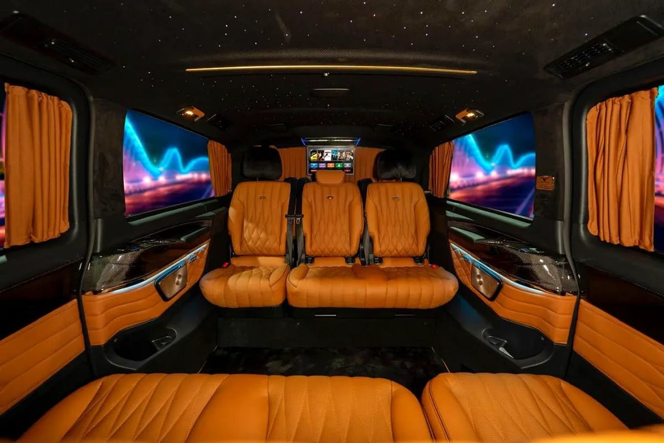 مرسيدس بنز V 300 NEW ARRIVAL MODEL LUXURY MERCEDES GCC V300 with ADDITIONAL REAR AC-2 YEARS WARRANTY BY VLINE