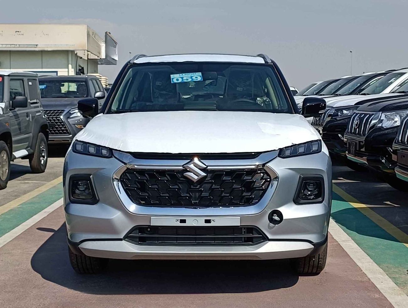 سوزوكي جراند فيتارا GLX / HYBRID / DOUBLE TONE / 1.5L V4 /  "9" DISPLAY / HEADUP DISPLAY / PANORAMIC (CODE # GVHB4X4F)