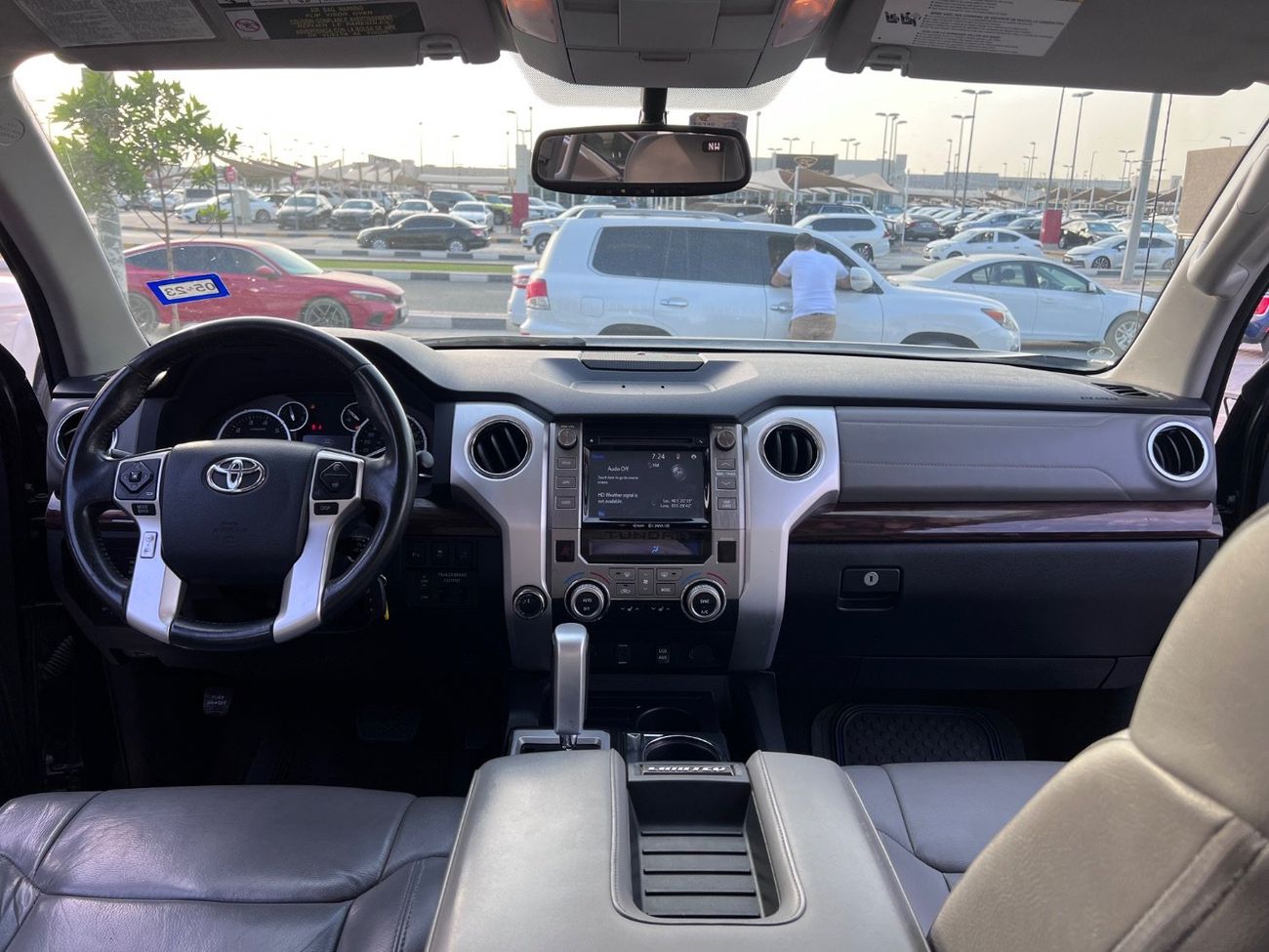 Toyota Tundra Crewmax Limited 5.7L