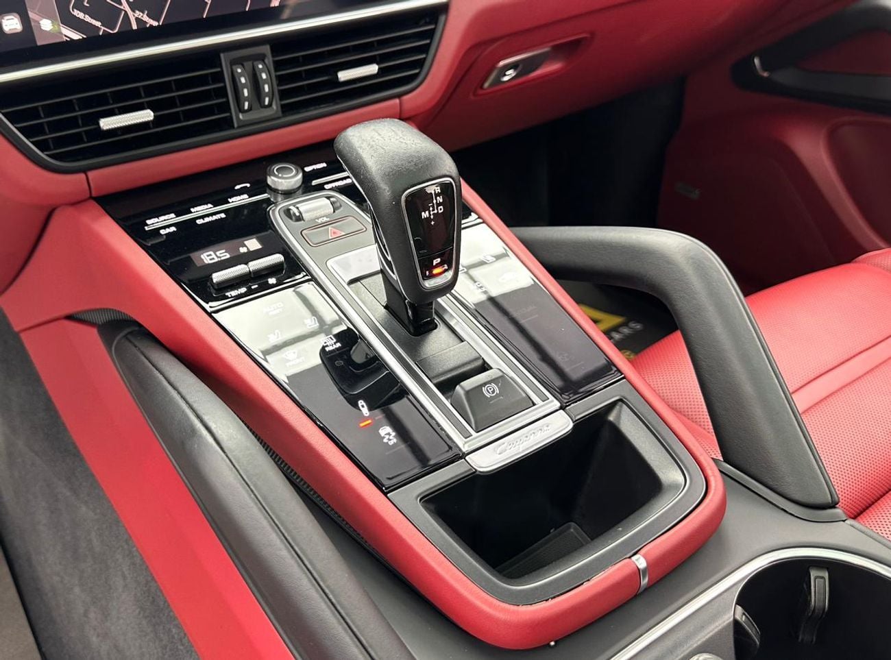 بورش كايان 2022 Porsche Cayenne GTS Coupe, 1 Year Warranty Unlimited Km, Porsche Full Service History, GCC