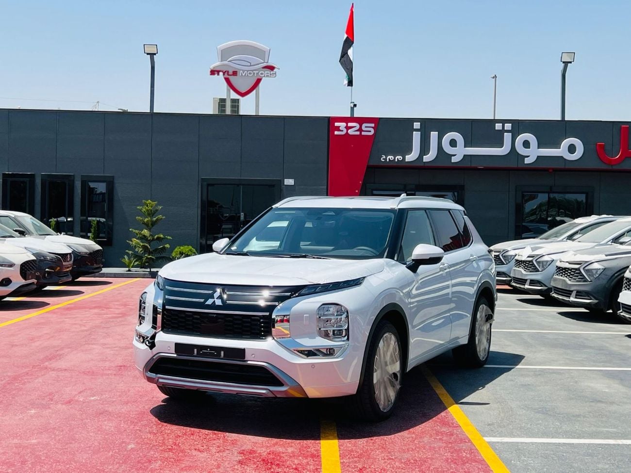 ميتسوبيشي آوتلاندر PREMIUM