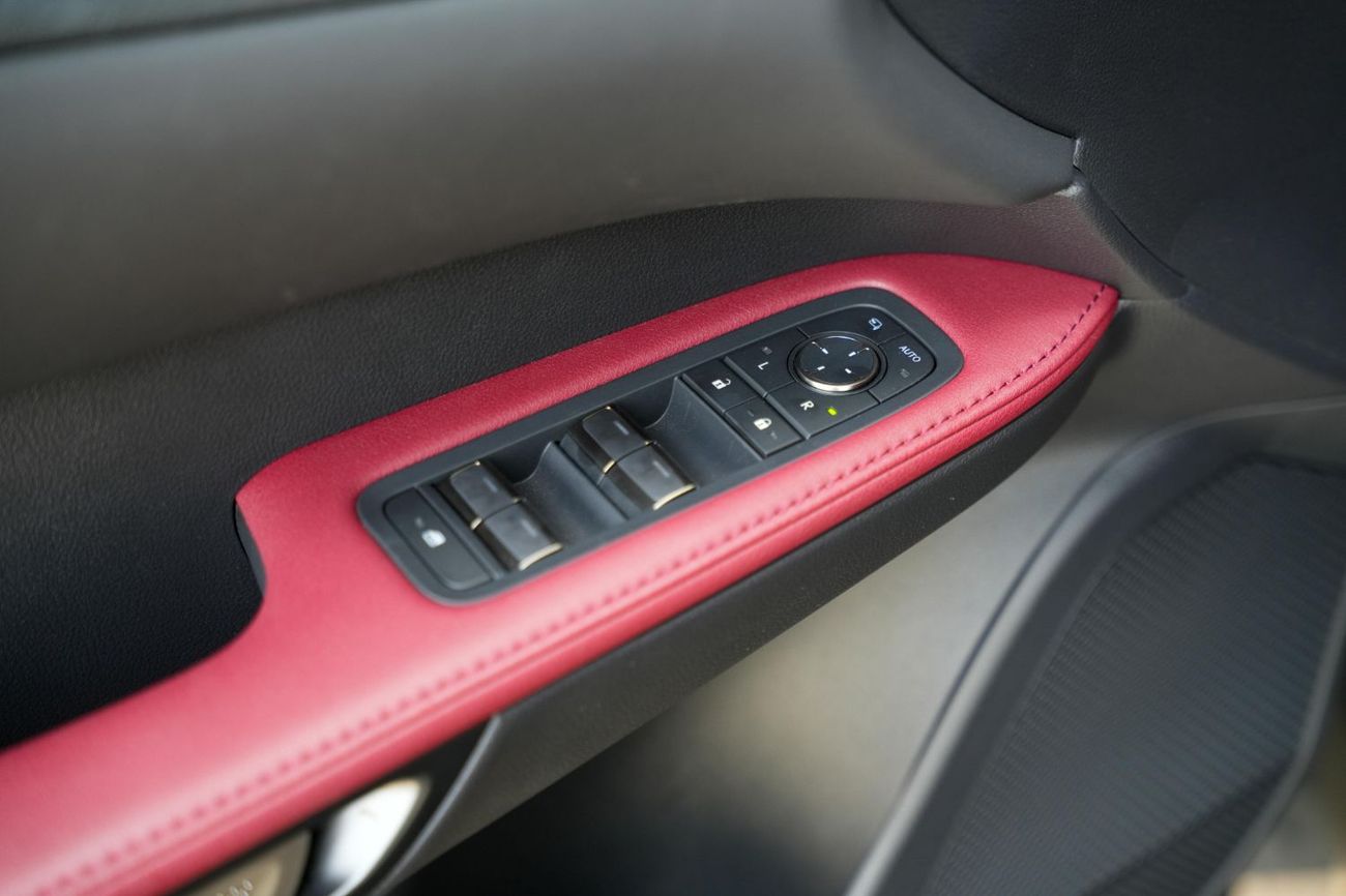 Lexus RX350 2025  LEXUS RX350 F SPORT WHITE/MAROON