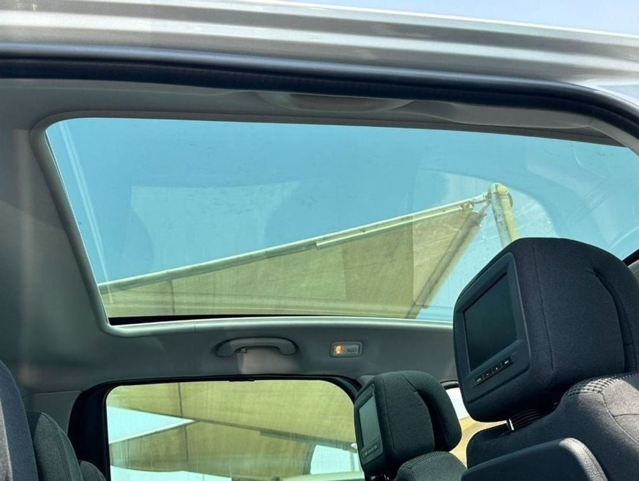 Peugeot 5008 Premium ACCIDENTS FREE - GCC - ORIGINAL PAINT - 1600 CC - PERFECT CONDITION INSIDE OUT