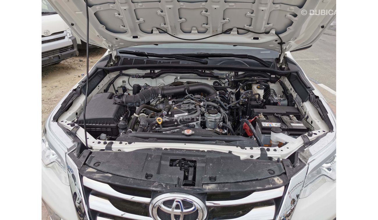 Toyota Fortuner EXR, 2.7L Petrol, Alloy Rims, CD Player, Rear A/C, Rear Parking Sensor (LOT #2459)