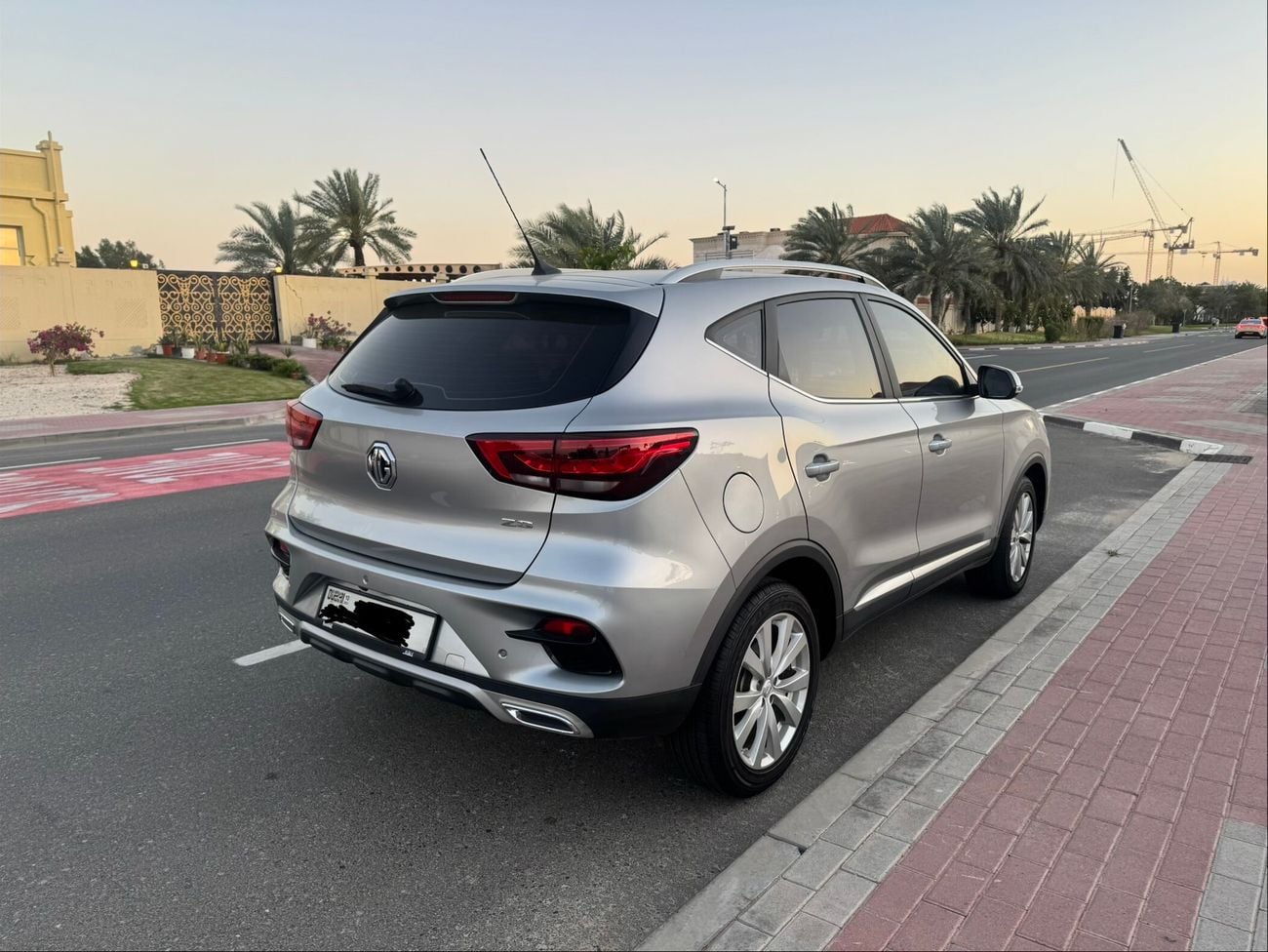 أم جي ZS Standard