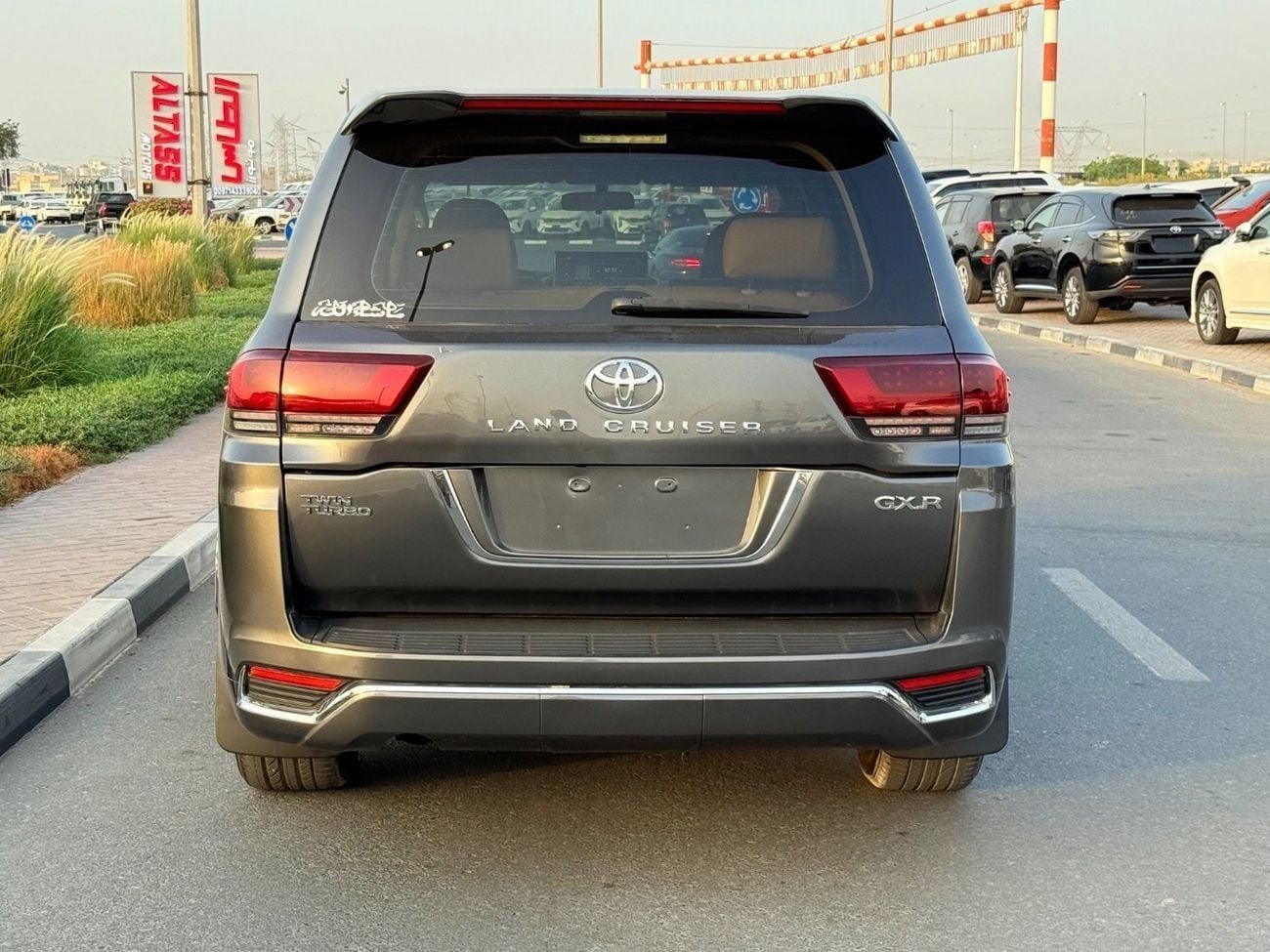 Toyota Land Cruiser GXR+ 4.0L Toyota landcuriser GXR V6 + 4.0L 2017 Years full option