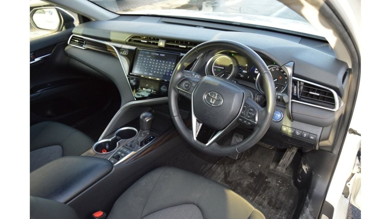 Toyota Camry Hybrid full option
