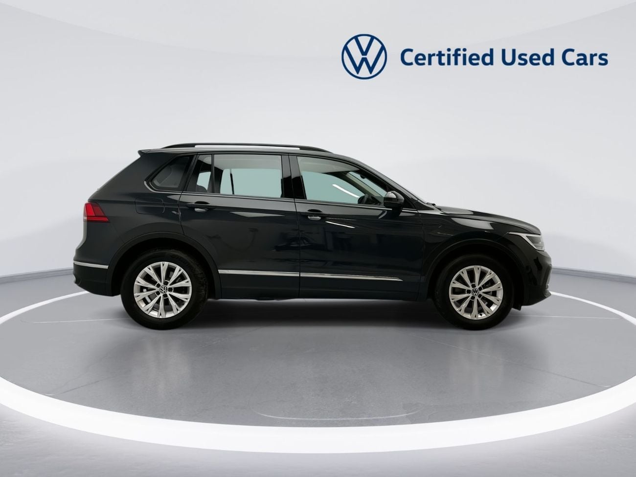 Volkswagen Tiguan LIFE 1.4L | Rear Camera | Spacious SUV | Well Maintained