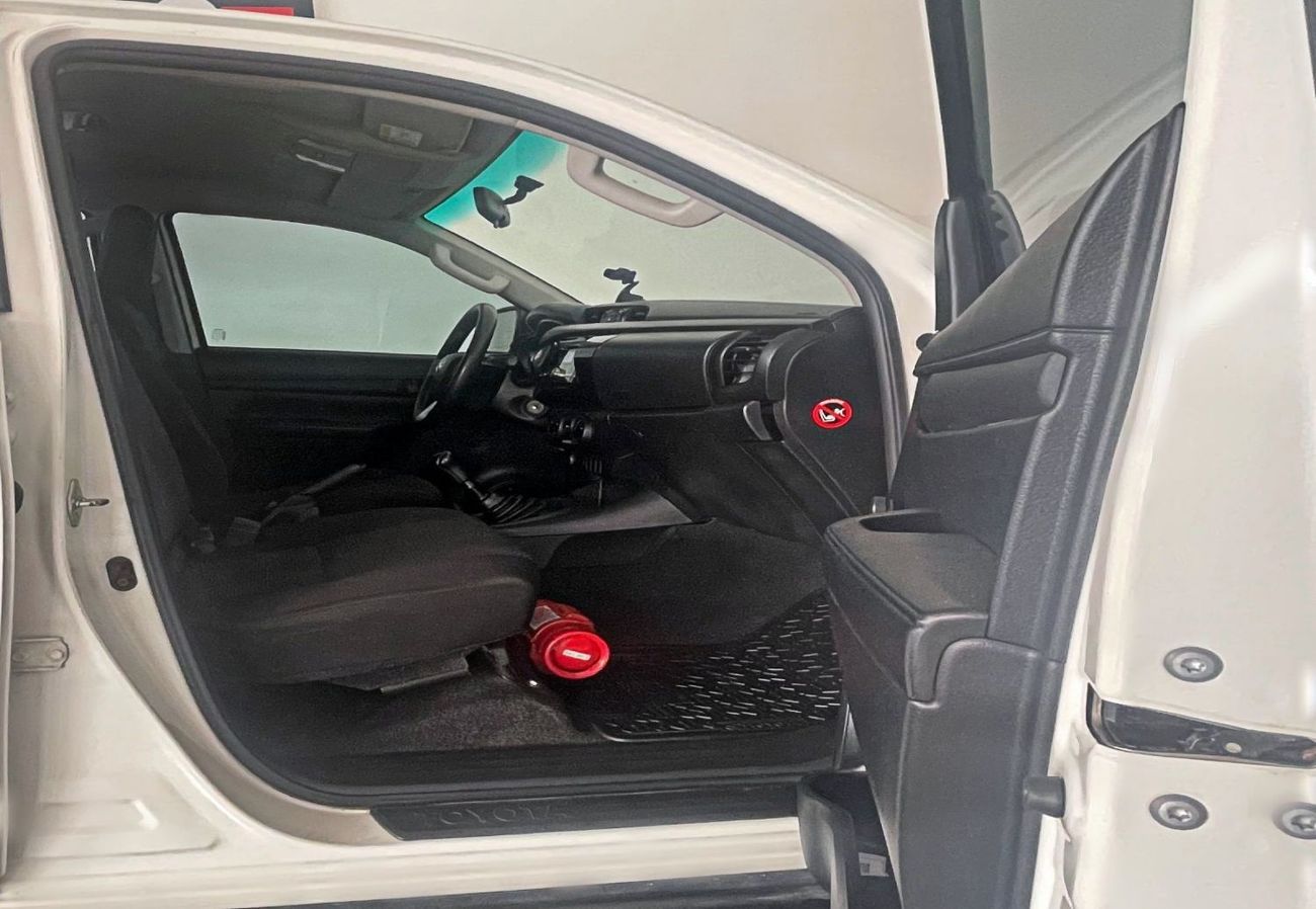 تويوتا هيلوكس GL