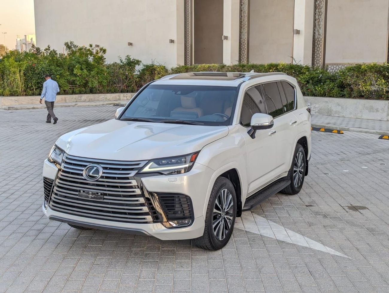 Lexus LX600 PRESTIGE