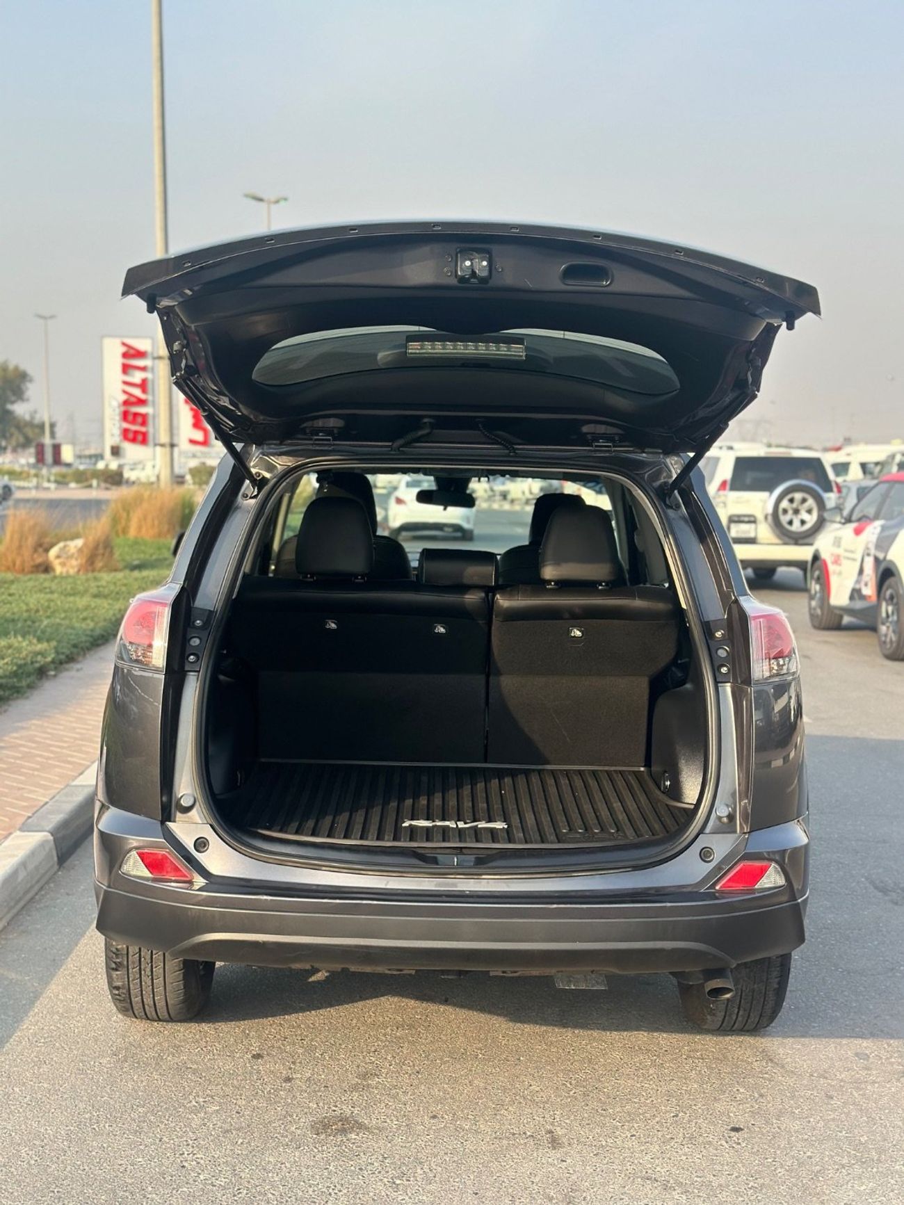 Toyota RAV4 2017 good condition leather seats