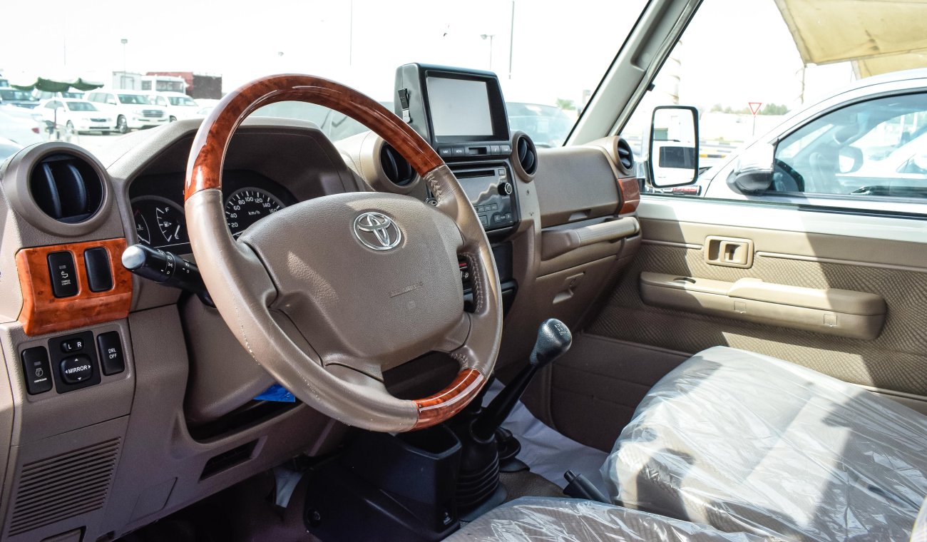 Toyota Land Cruiser Pick Up LX V6