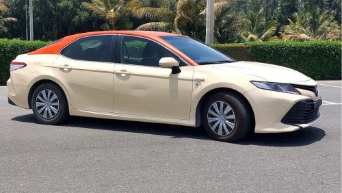 Toyota Camry LE Camry Hybrid 19" - GCC Cpecs- special offer for one week