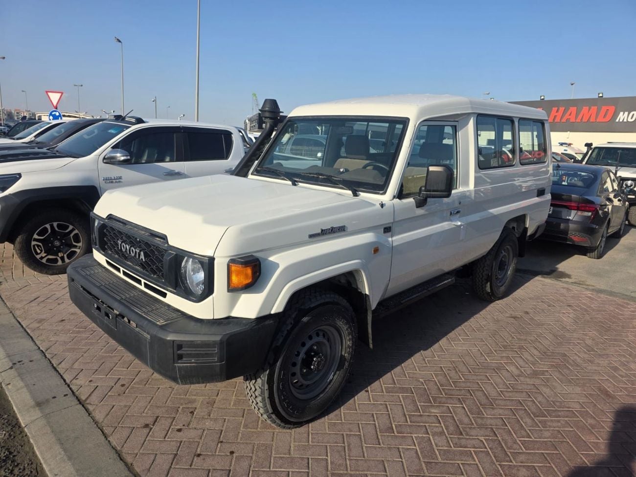 Toyota Land Cruiser DLX Diesel 2.8 liter ,Automatic gear ,Manual  Windows ,Left Hand Drive